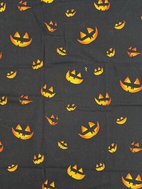 Robert Kaufman Spooky Jack O'Lantern Faces Black Wood/Rogers Quilt Fabric 32x43